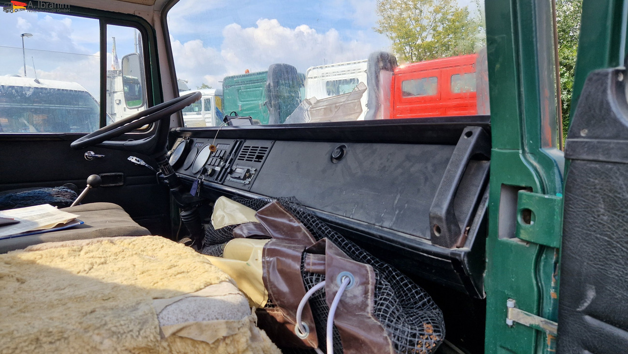 Mercedes-Benz DB 813 Pritsche Kran H- Kennzeichen,Oldtimer ein Stück Geschichte - Bestelwagen met open laadbak: afbeelding 3 Mercedes-Benz DB 813 Pritsche Kran H- Kennzeichen,Oldtimer ein Stück Geschichte - Bestelwagen met open laadbak: afbeelding 3