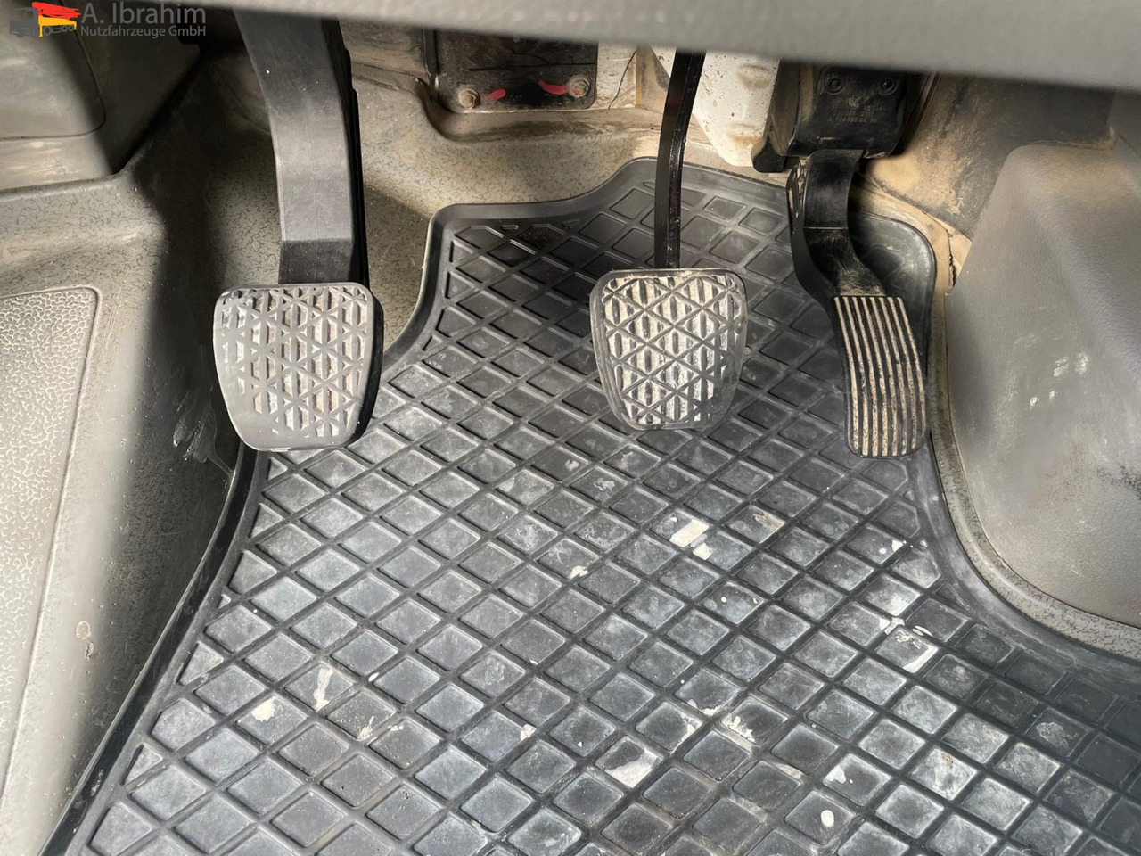 Mercedes-Benz Sprinter DB 319 CDI Geschlossen Kasten | 15 m³ | V6 | 4.5 m Radstand - Gesloten bestelwagen: afbeelding 2 Mercedes-Benz Sprinter DB 319 CDI Geschlossen Kasten | 15 m³ | V6 | 4.5 m Radstand - Gesloten bestelwagen: afbeelding 2