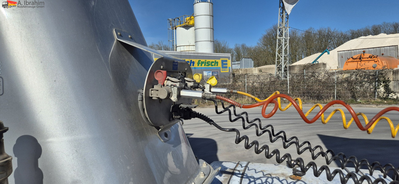 O.M.E.P.S Unfall, voll fahrbereit 35 cbm - Bulkoplegger: afbeelding 2 O.M.E.P.S Unfall, voll fahrbereit 35 cbm - Bulkoplegger: afbeelding 2