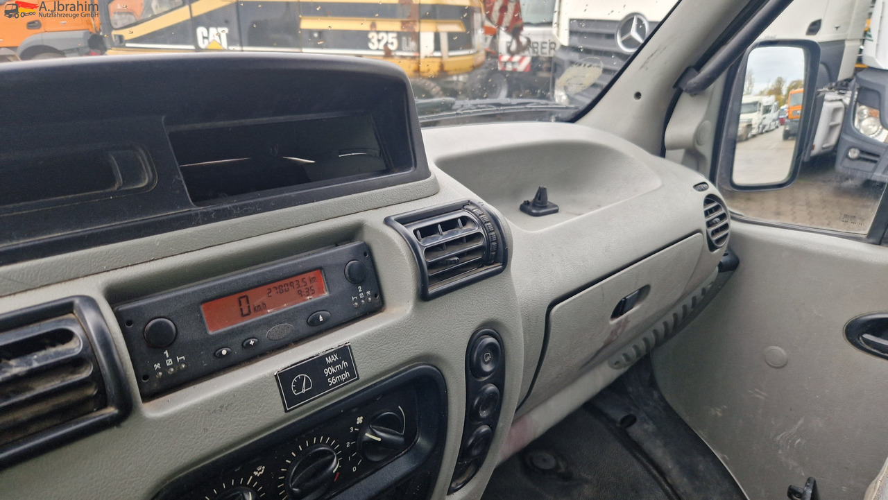 Renault 52AF, zwillingsbereift 2.8 nicht neu, aber läuft, - Gesloten bestelwagen: afbeelding 5 Renault 52AF, zwillingsbereift 2.8 nicht neu, aber läuft, - Gesloten bestelwagen: afbeelding 5