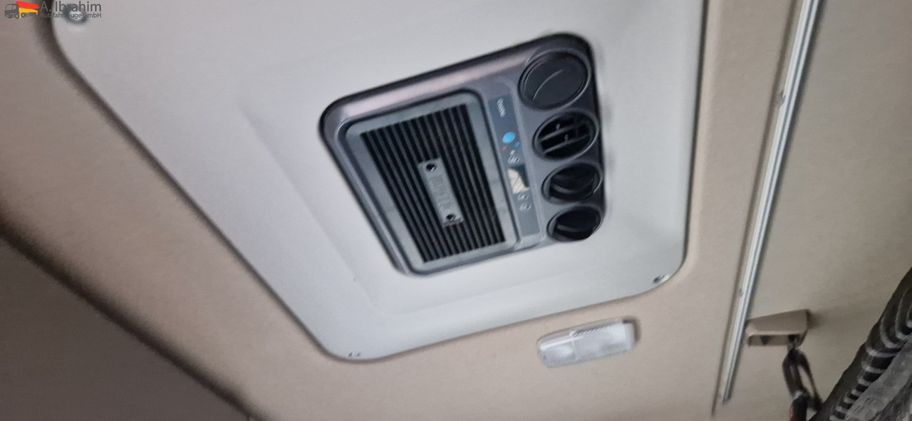 Scania R410 Retarder, Klima, Standklima Top Zustand!! - Schuifzeilen vrachtwagen: afbeelding 4 Scania R410 Retarder, Klima, Standklima Top Zustand!! - Schuifzeilen vrachtwagen: afbeelding 4