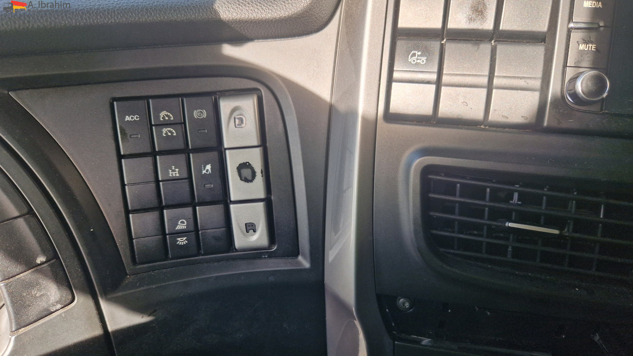 Iveco Stralis 460 Vollspoiler 3x vorhanden - Trekker: afbeelding 2 Iveco Stralis 460 Vollspoiler 3x vorhanden - Trekker: afbeelding 2