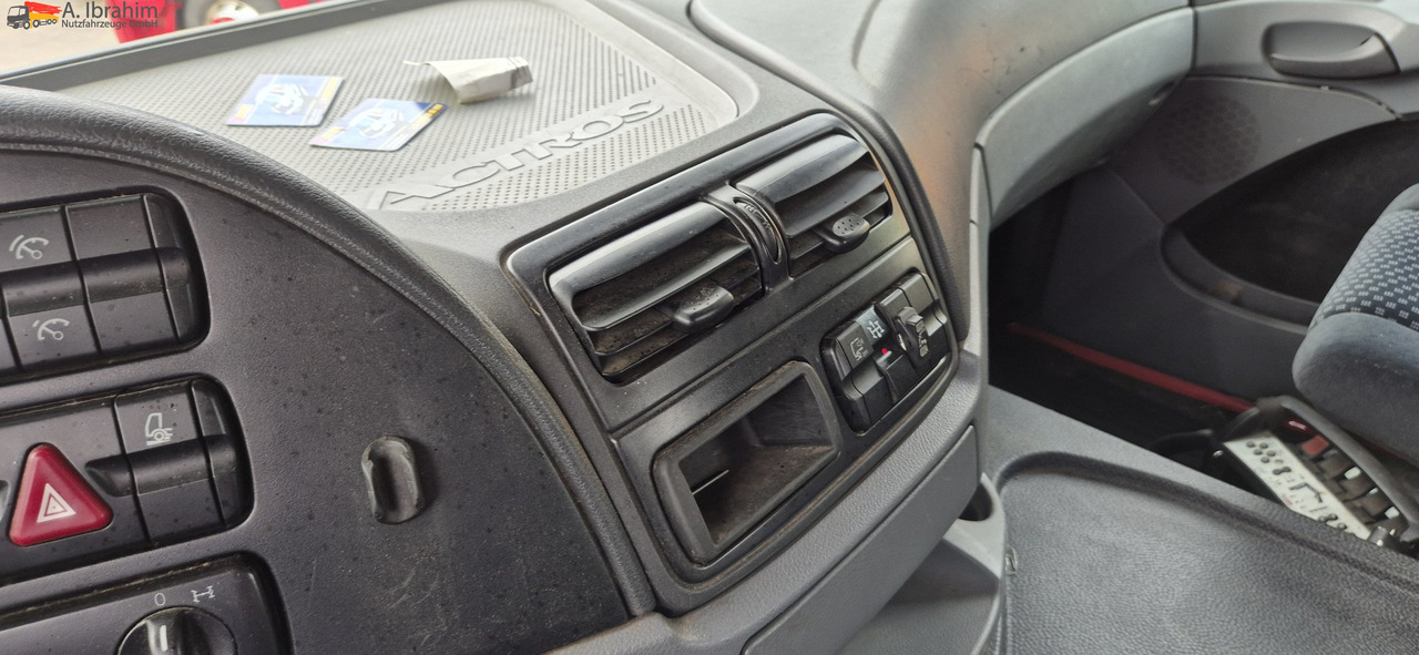 Mercedes-Benz 1841 Kran HIAB 166Bj. 2016 Funk FB ,mp3 - Trekker: afbeelding 2 Mercedes-Benz 1841 Kran HIAB 166Bj. 2016 Funk FB ,mp3 - Trekker: afbeelding 2