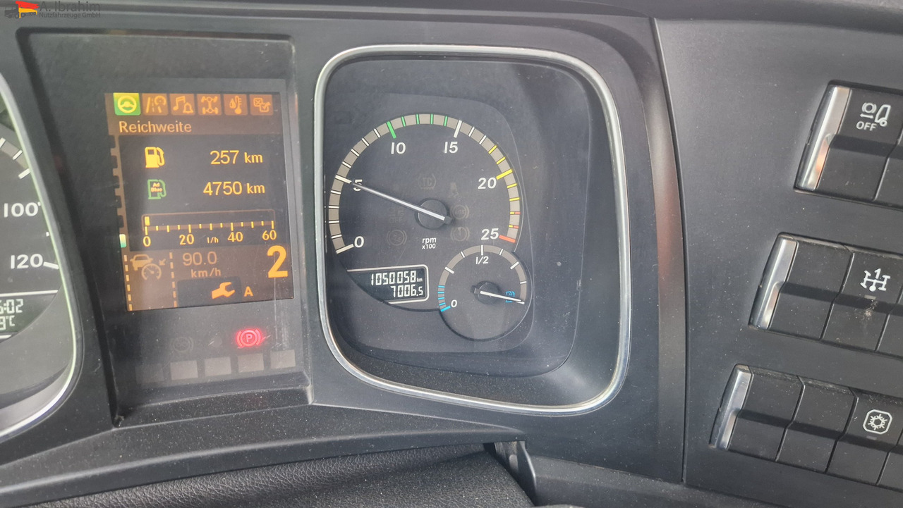 Mercedes-Benz DB 1842, Kipphydraulik - Trekker: afbeelding 4 Mercedes-Benz DB 1842, Kipphydraulik - Trekker: afbeelding 4