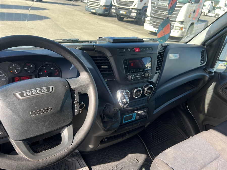 Interieur foto 2: Koelwagen Iveco daily 35-180