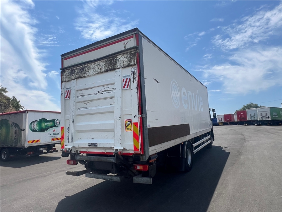 Renault D 19 - Isotherm vrachtwagen: afbeelding 4 Renault D 19 - Isotherm vrachtwagen: afbeelding 4