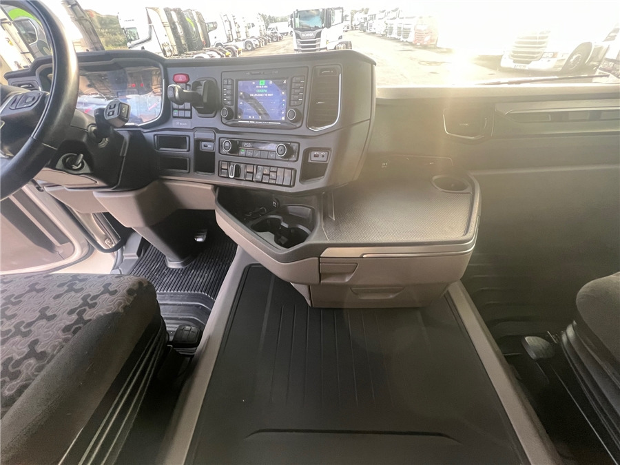 Leasing Scania R450 / RETARDER Scania R450 / RETARDER: afbeelding 17