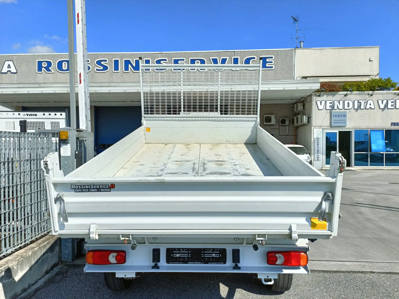 FIAT DUCATO RIBALTABILE 130 CV - Kipper bestelwagen: afbeelding 4 FIAT DUCATO RIBALTABILE 130 CV - Kipper bestelwagen: afbeelding 4