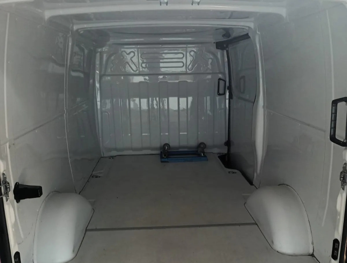 IVECO DAILY 35C14 L1H1 CNG METANO 3.0 - Gesloten bestelwagen: afbeelding 2 IVECO DAILY 35C14 L1H1 CNG METANO 3.0 - Gesloten bestelwagen: afbeelding 2