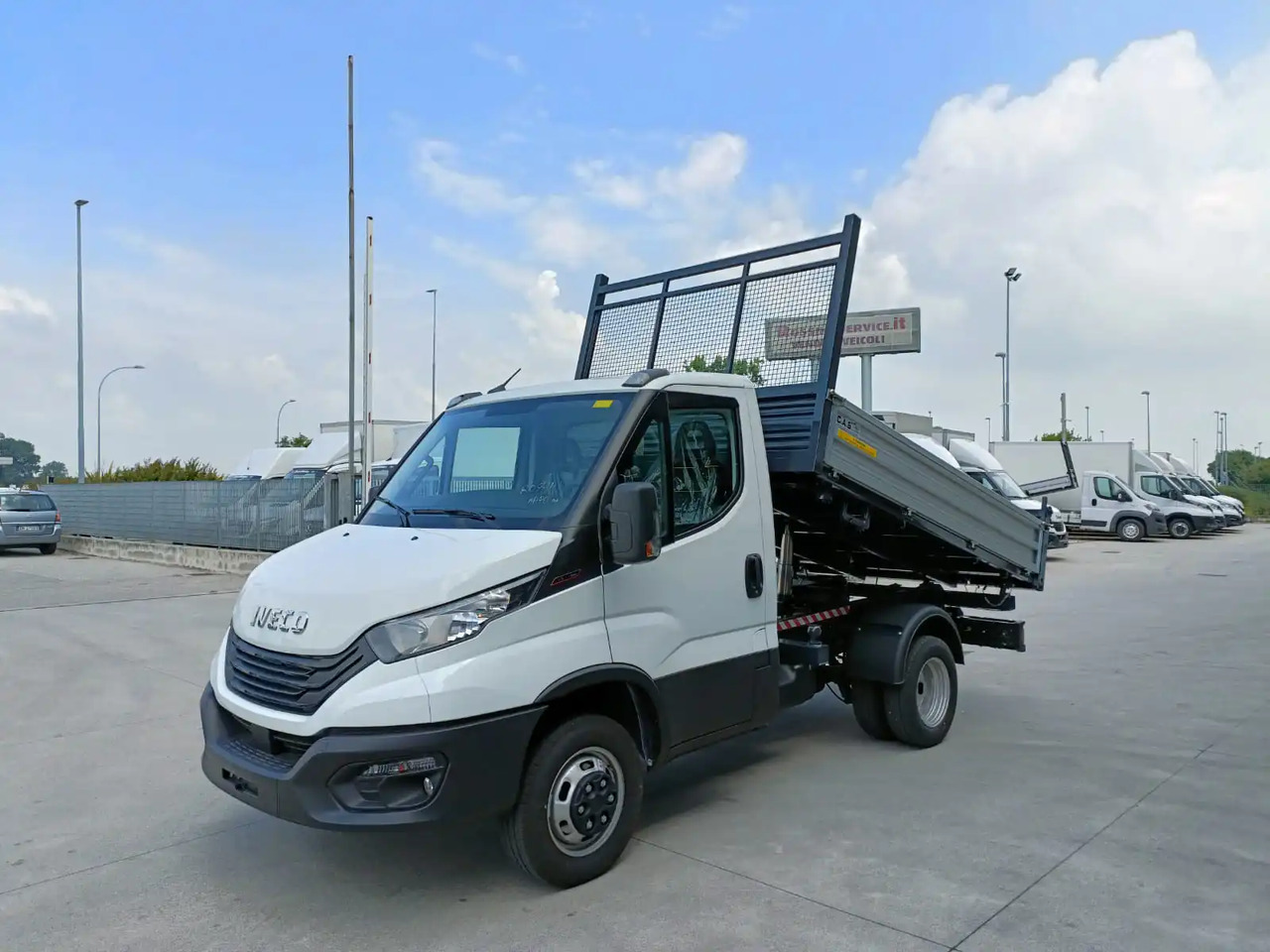IVECO DAILY 35C16 3000 cc KM 0 - Kipper bestelwagen: afbeelding 2 IVECO DAILY 35C16 3000 cc KM 0 - Kipper bestelwagen: afbeelding 2