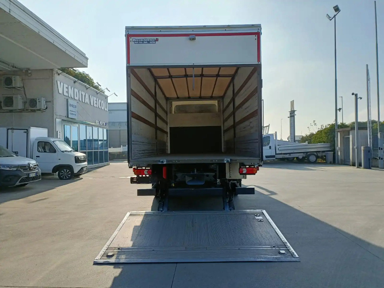 Schuifzeilen vrachtwagen IVECO EUROCARGO 140E28P: afbeelding 7