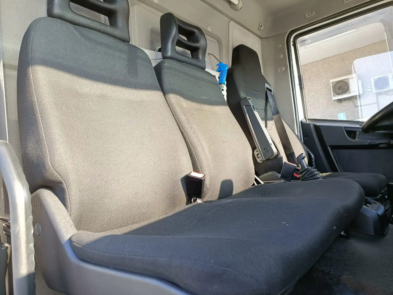 Schuifzeilen vrachtwagen IVECO EUROCARGO 140E28P: afbeelding 16