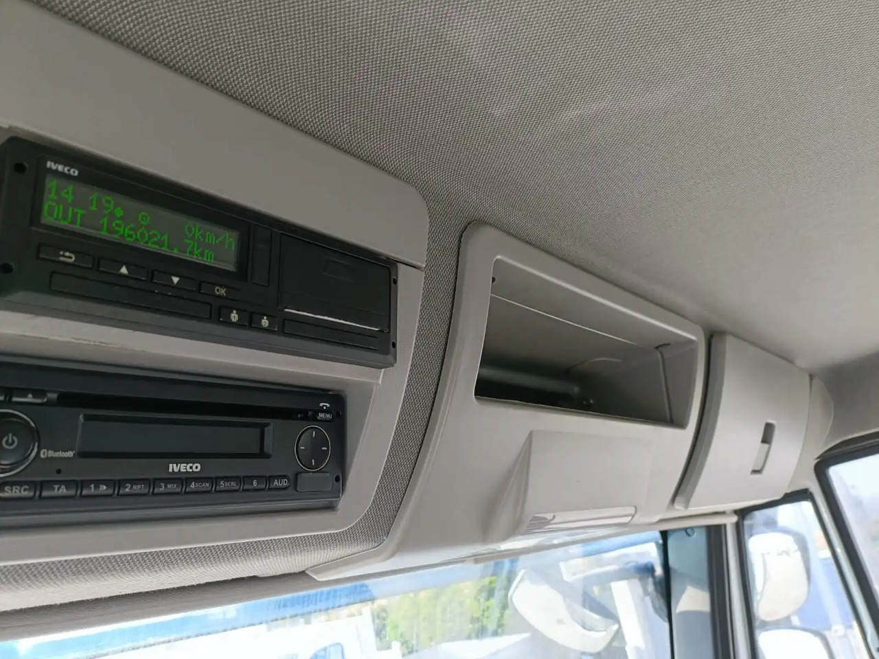Schuifzeilen vrachtwagen IVECO EUROCARGO 140E28P: afbeelding 9