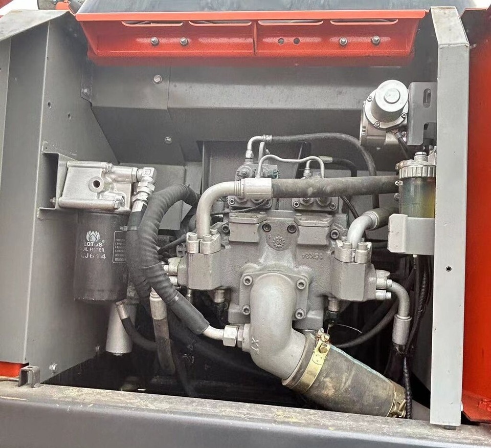 Hitachi ZX200-3 - Rupsgraafmachine: afbeelding 4 Hitachi ZX200-3 - Rupsgraafmachine: afbeelding 4