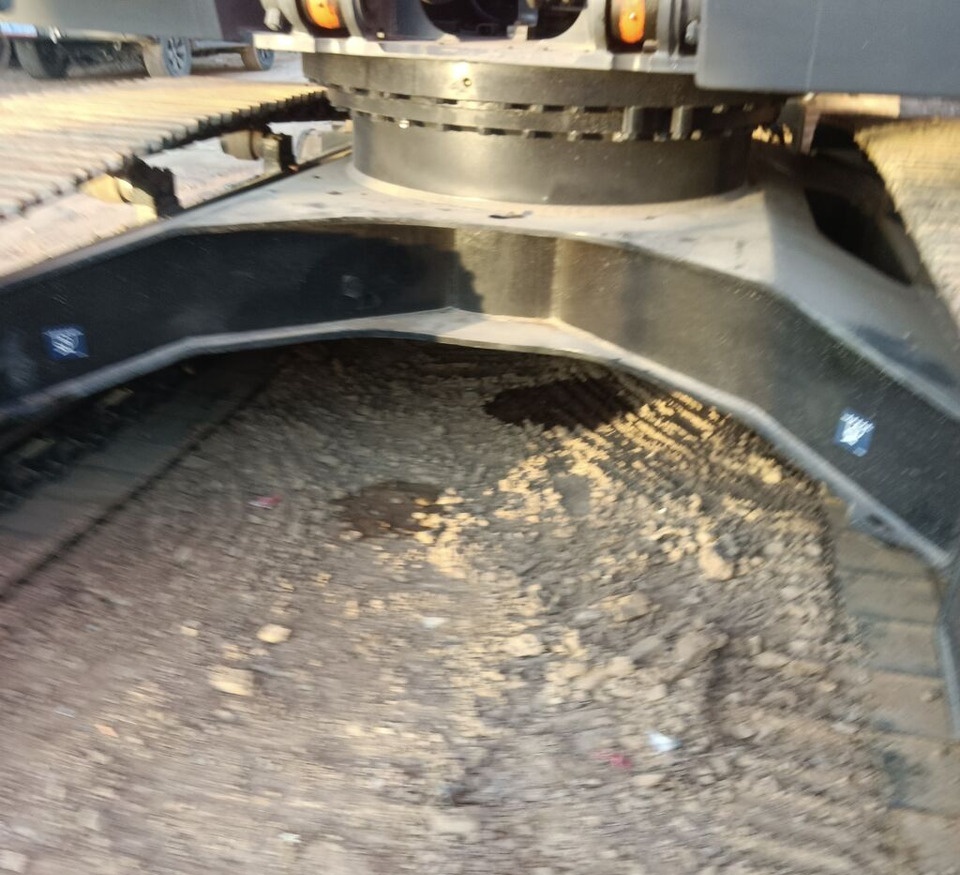 Hitachi ZX240 - Rupsgraafmachine: afbeelding 2 Hitachi ZX240 - Rupsgraafmachine: afbeelding 2