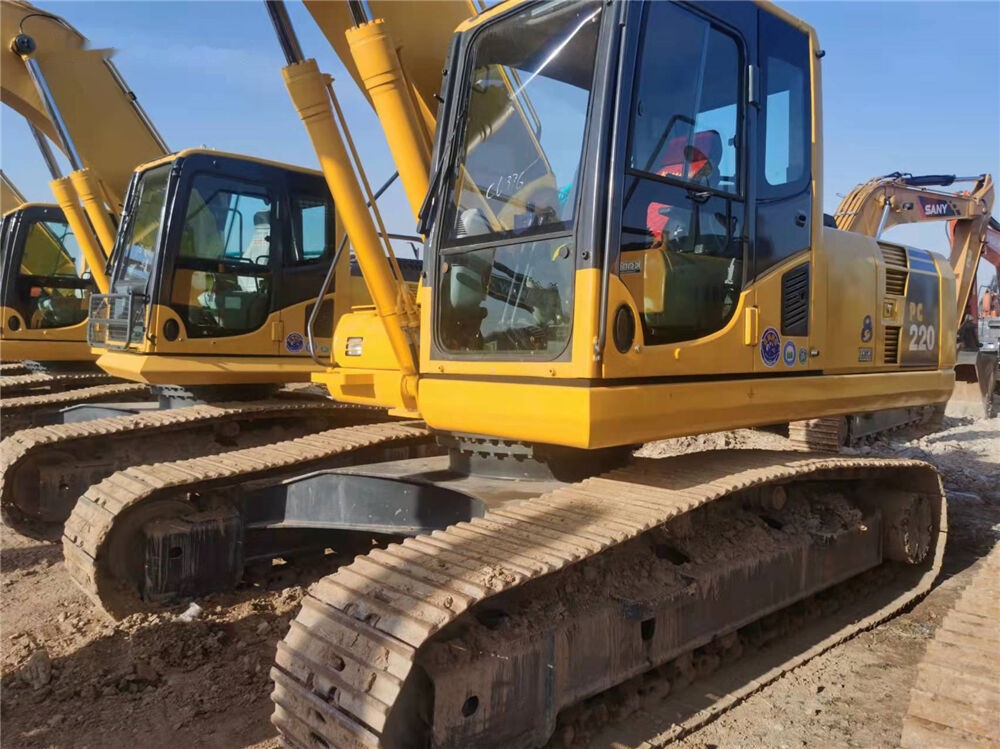 Komatsu PC220 - Rupsgraafmachine: afbeelding 3 Komatsu PC220 - Rupsgraafmachine: afbeelding 3