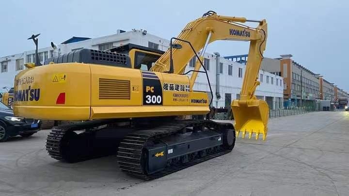 Komatsu PC300 - Rupsgraafmachine: afbeelding 5 Komatsu PC300 - Rupsgraafmachine: afbeelding 5
