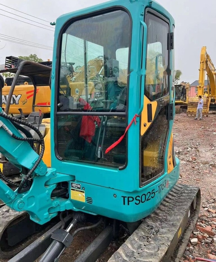 Kubota KX135 - Minigraafmachine: afbeelding 1 Kubota KX135 - Minigraafmachine: afbeelding 1