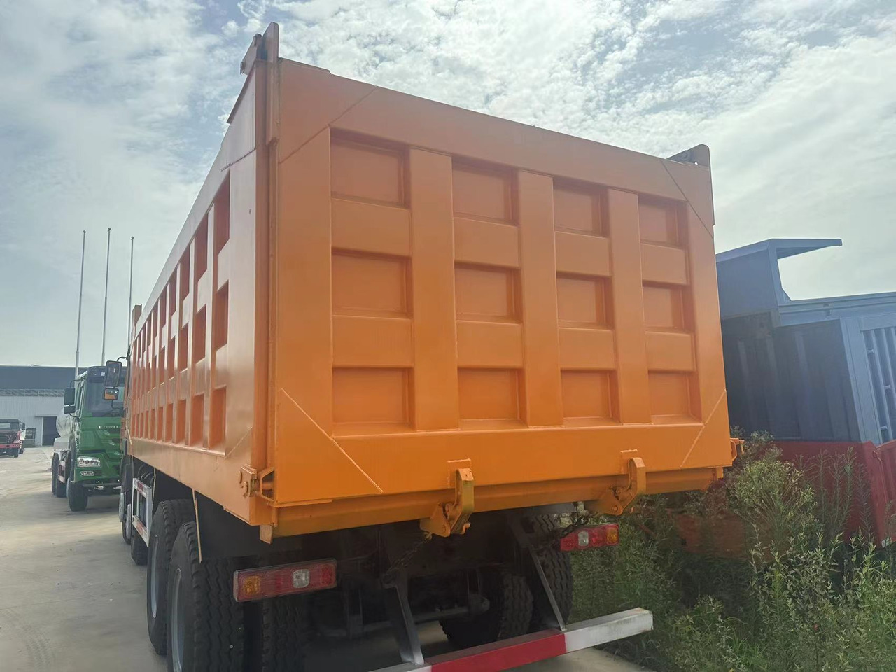 Shacman F3000 8x4 - Kipper vrachtwagen: afbeelding 5 Shacman F3000 8x4 - Kipper vrachtwagen: afbeelding 5