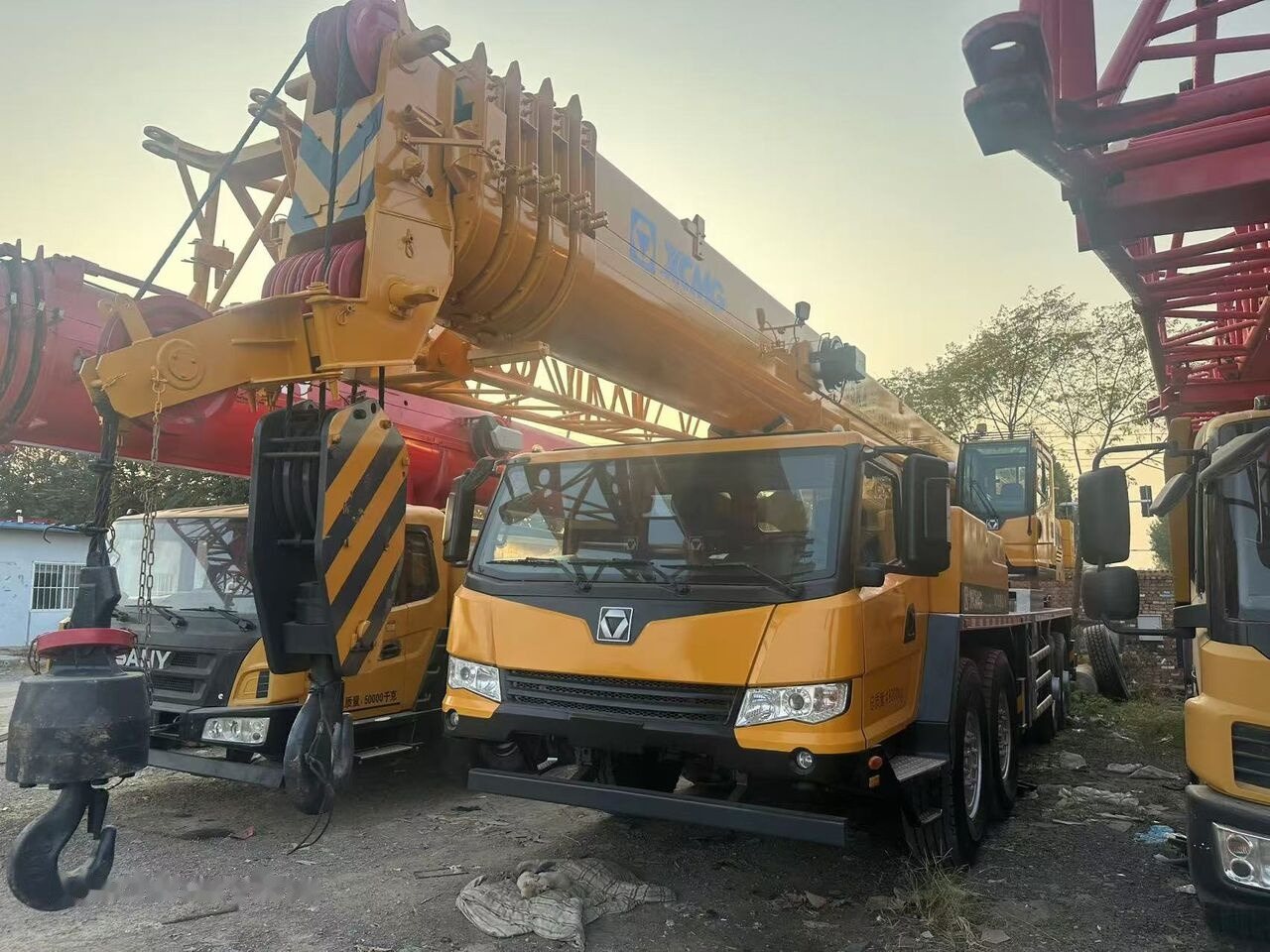 XCMG QY85k - Mobiele kraan: afbeelding 1 XCMG QY85k - Mobiele kraan: afbeelding 1