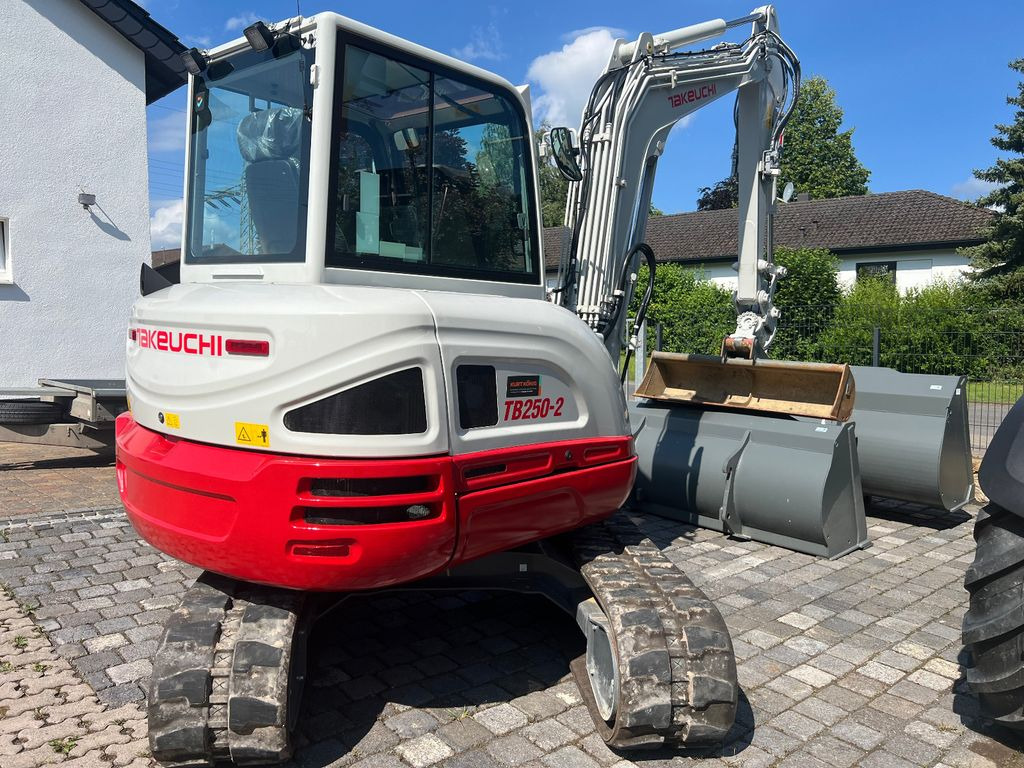 Takeuchi TB 250-2 u. 260 - Minigraafmachine: afbeelding 3 Takeuchi TB 250-2 u. 260 - Minigraafmachine: afbeelding 3