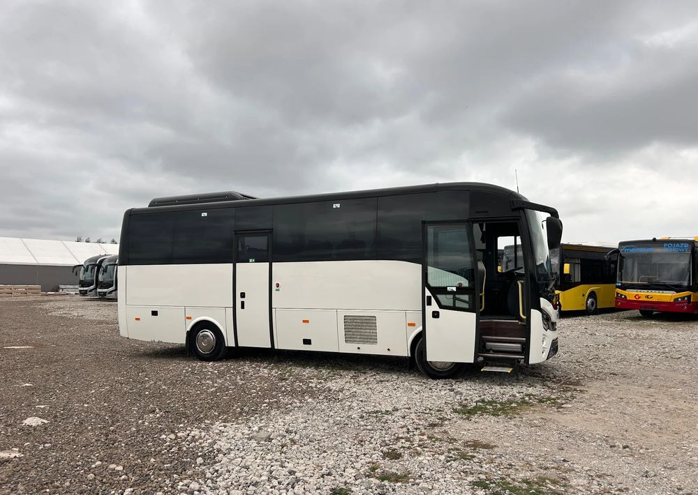 Isuzu Grand Toro - Touringcar: afbeelding 4 Isuzu Grand Toro - Touringcar: afbeelding 4