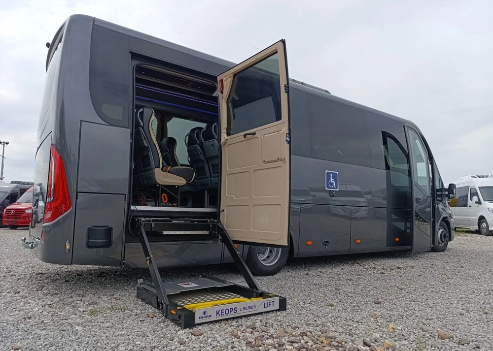 Iveco Mercus Daily 70C21 - Minibus, Personenvervoer: afbeelding 1 Iveco Mercus Daily 70C21 - Minibus, Personenvervoer: afbeelding 1