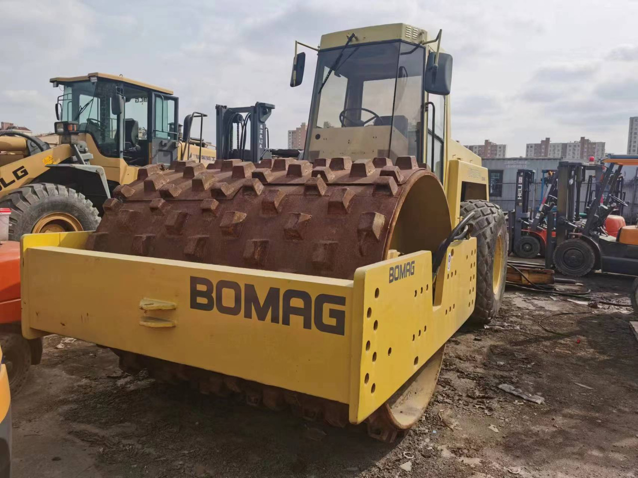 BOMAG BW217D-2 - Schapenpootwals/ Grondverdichter: afbeelding 4 BOMAG BW217D-2 - Schapenpootwals/ Grondverdichter: afbeelding 4