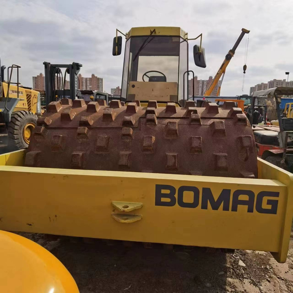 BOMAG BW217D-2 - Schapenpootwals/ Grondverdichter: afbeelding 3 BOMAG BW217D-2 - Schapenpootwals/ Grondverdichter: afbeelding 3