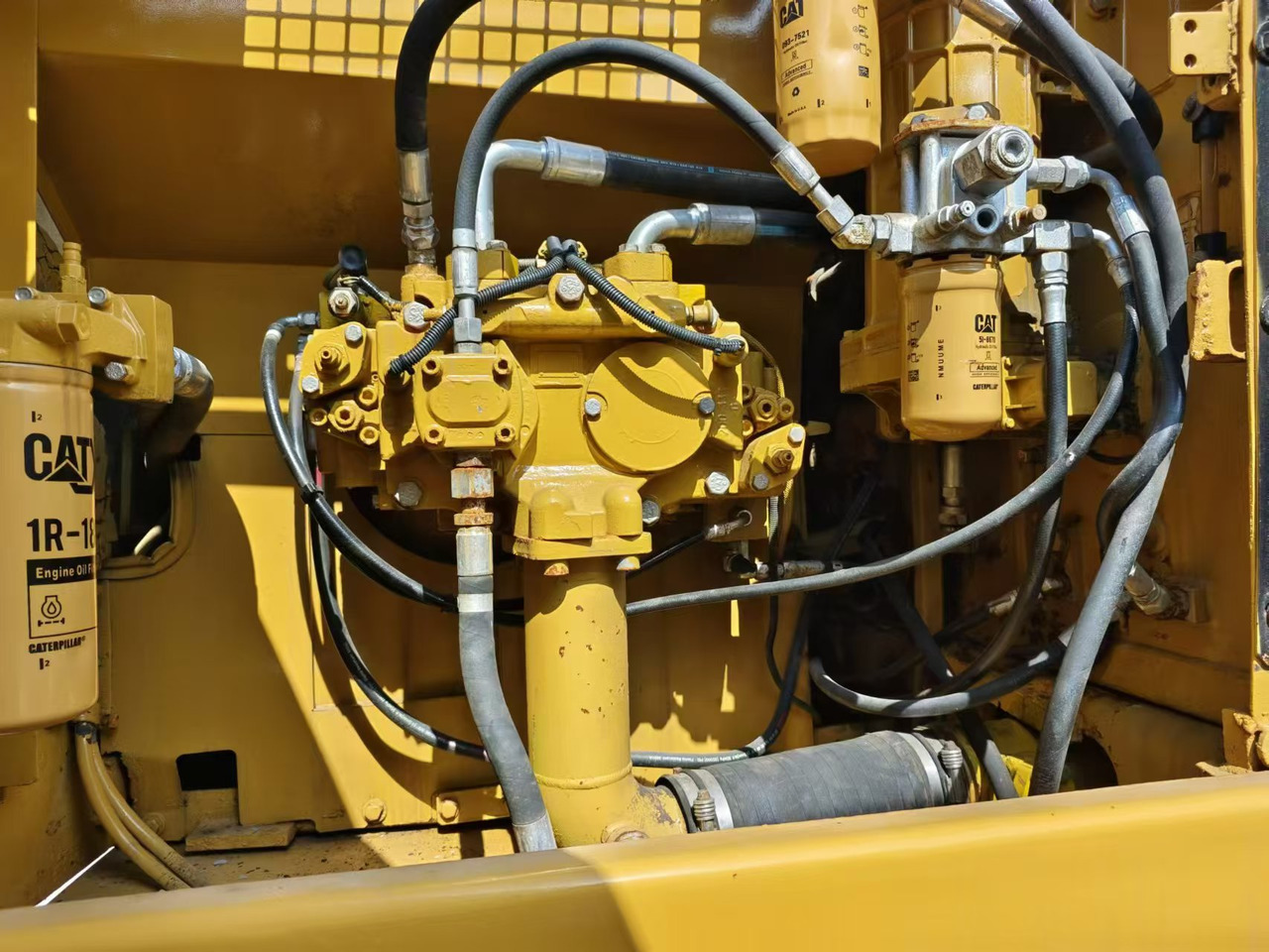 CAT 330D2 - Rupsgraafmachine: afbeelding 4 CAT 330D2 - Rupsgraafmachine: afbeelding 4