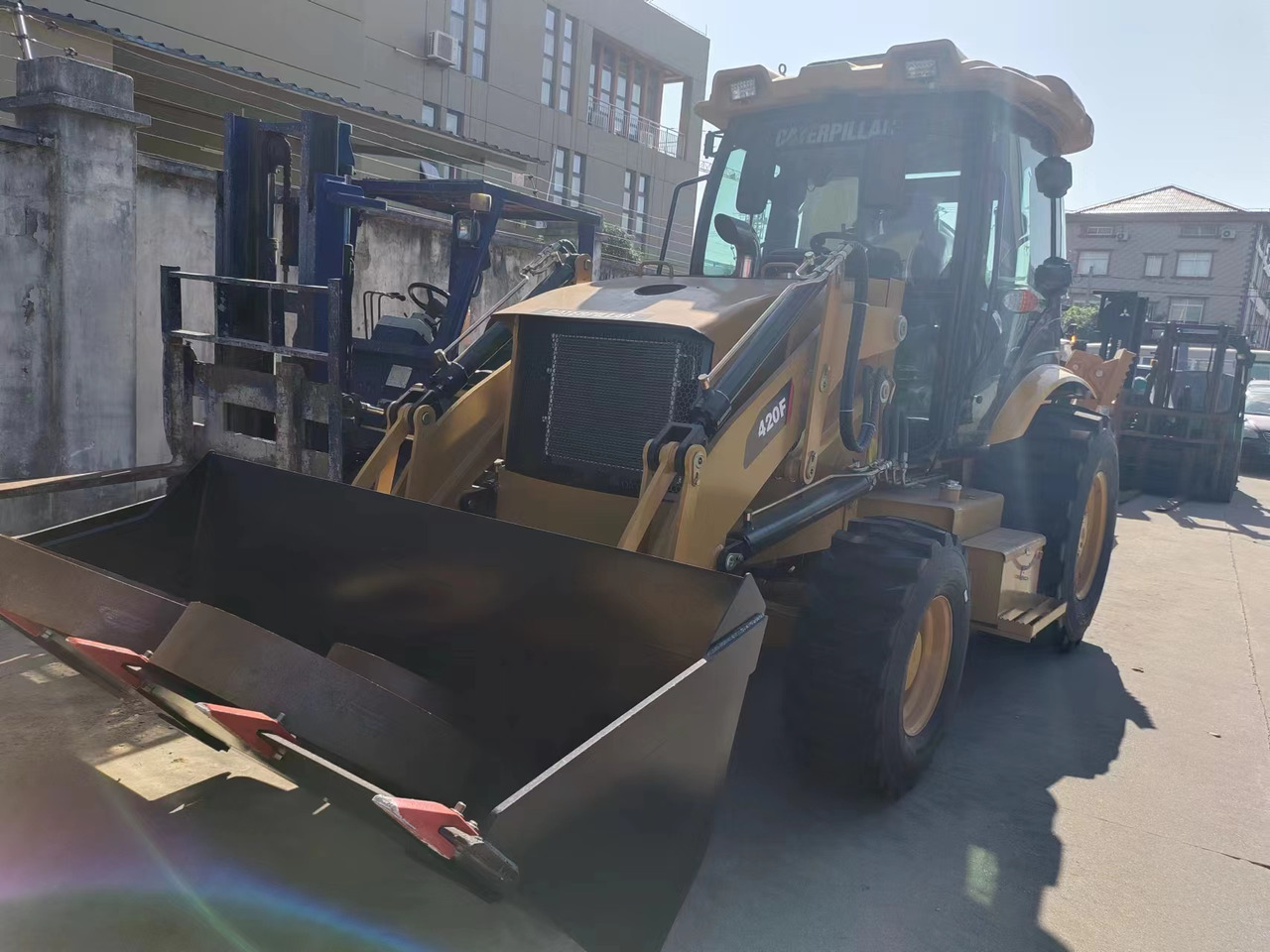 CATERPILLAR 420F - Graaflaadmachine: afbeelding 3 CATERPILLAR 420F - Graaflaadmachine: afbeelding 3