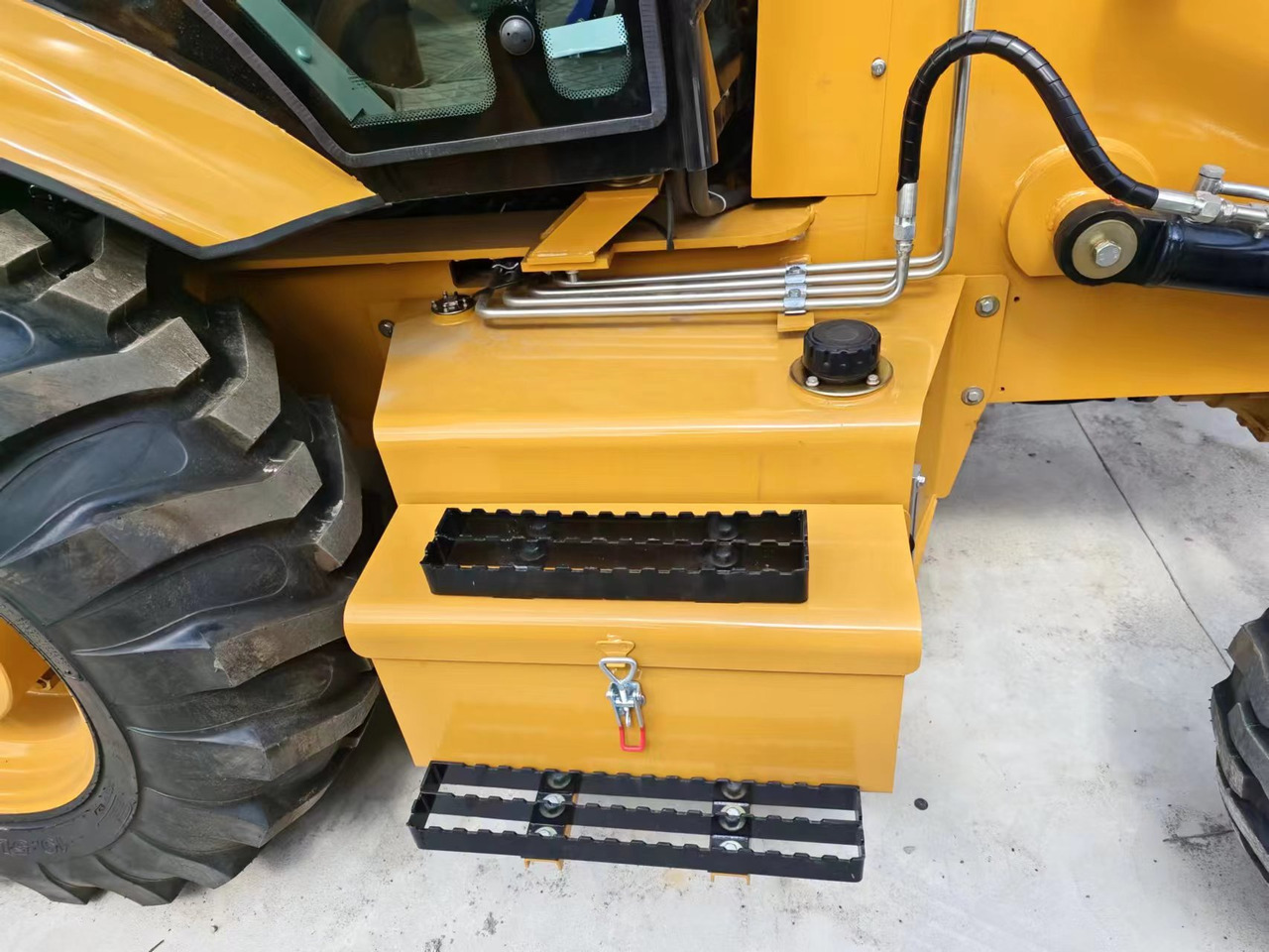 CATERPILLAR 420F - Graaflaadmachine: afbeelding 5 CATERPILLAR 420F - Graaflaadmachine: afbeelding 5