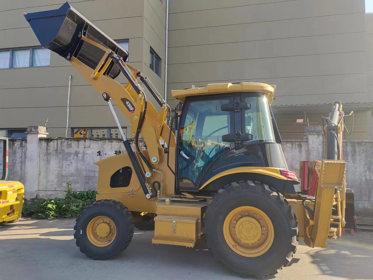 CATERPILLAR 420F - Graaflaadmachine: afbeelding 1 CATERPILLAR 420F - Graaflaadmachine: afbeelding 1