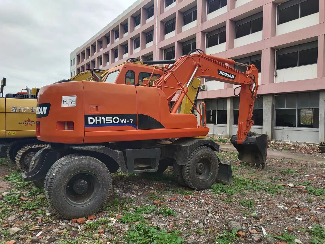 DOOSAN DH150W-7 - Mobiele graafmachine: afbeelding 5 DOOSAN DH150W-7 - Mobiele graafmachine: afbeelding 5