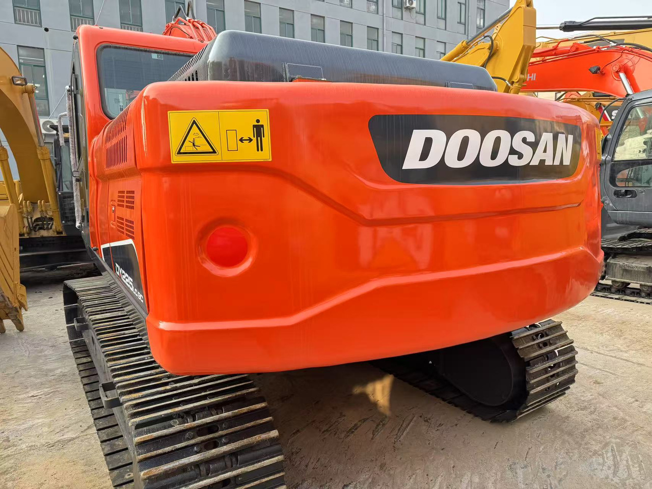 DOOSAN DX225 - Rupsgraafmachine: afbeelding 3 DOOSAN DX225 - Rupsgraafmachine: afbeelding 3