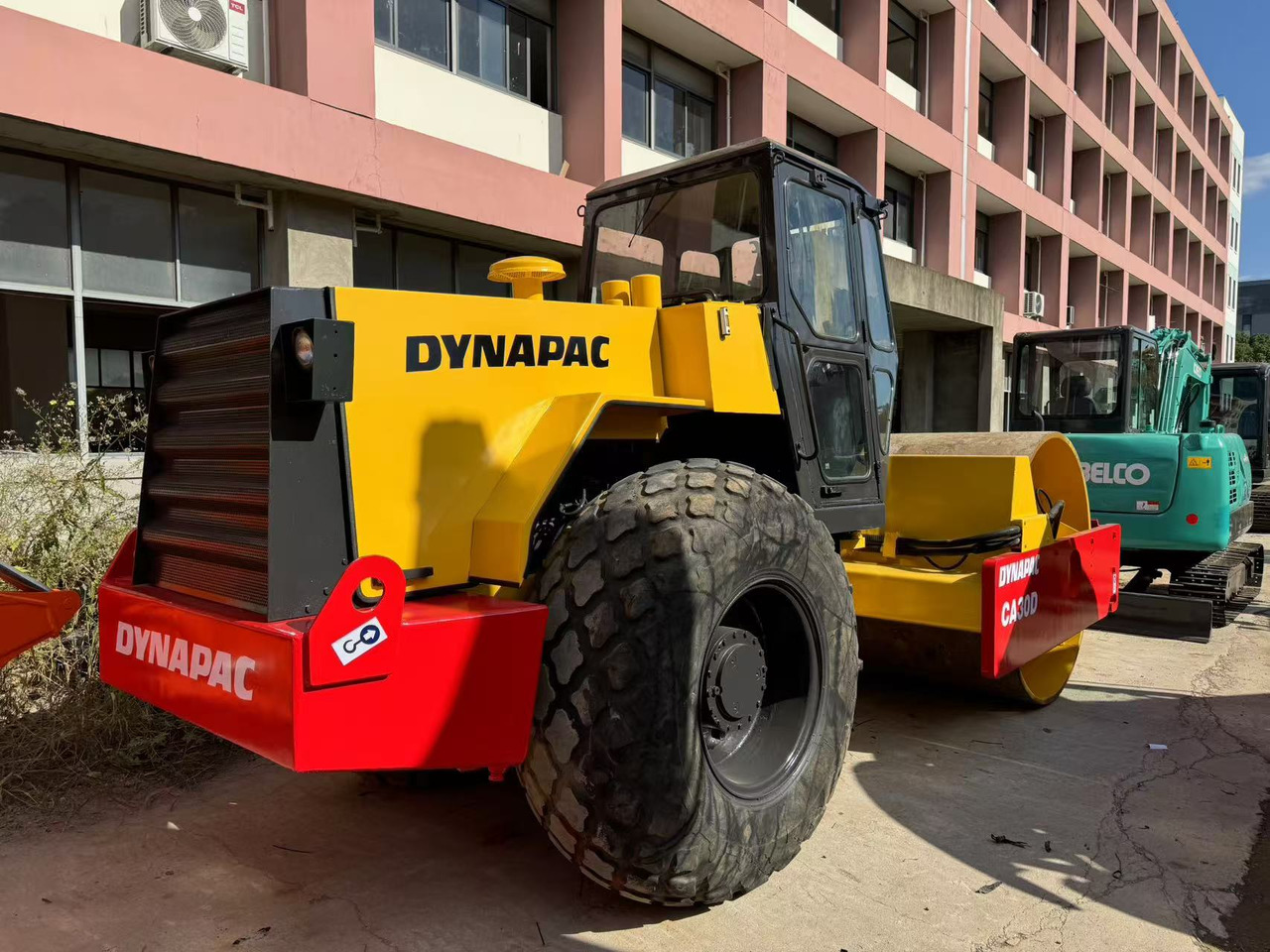 DYNAPAC CA30D - Schapenpootwals/ Grondverdichter: afbeelding 3 DYNAPAC CA30D - Schapenpootwals/ Grondverdichter: afbeelding 3