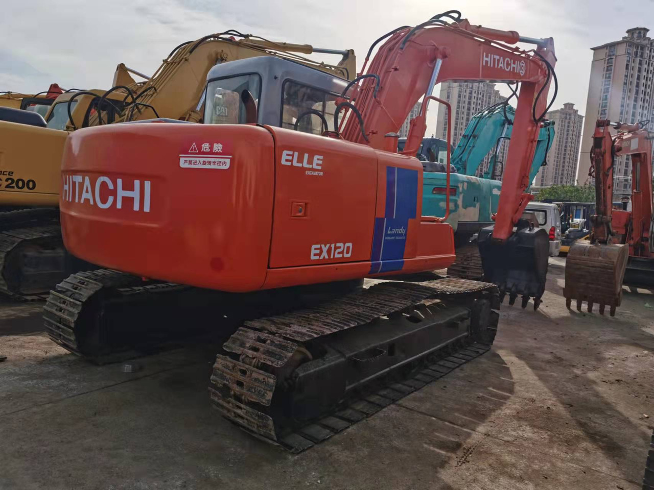 HITACHI EX120-2 - Rupsgraafmachine: afbeelding 2 HITACHI EX120-2 - Rupsgraafmachine: afbeelding 2