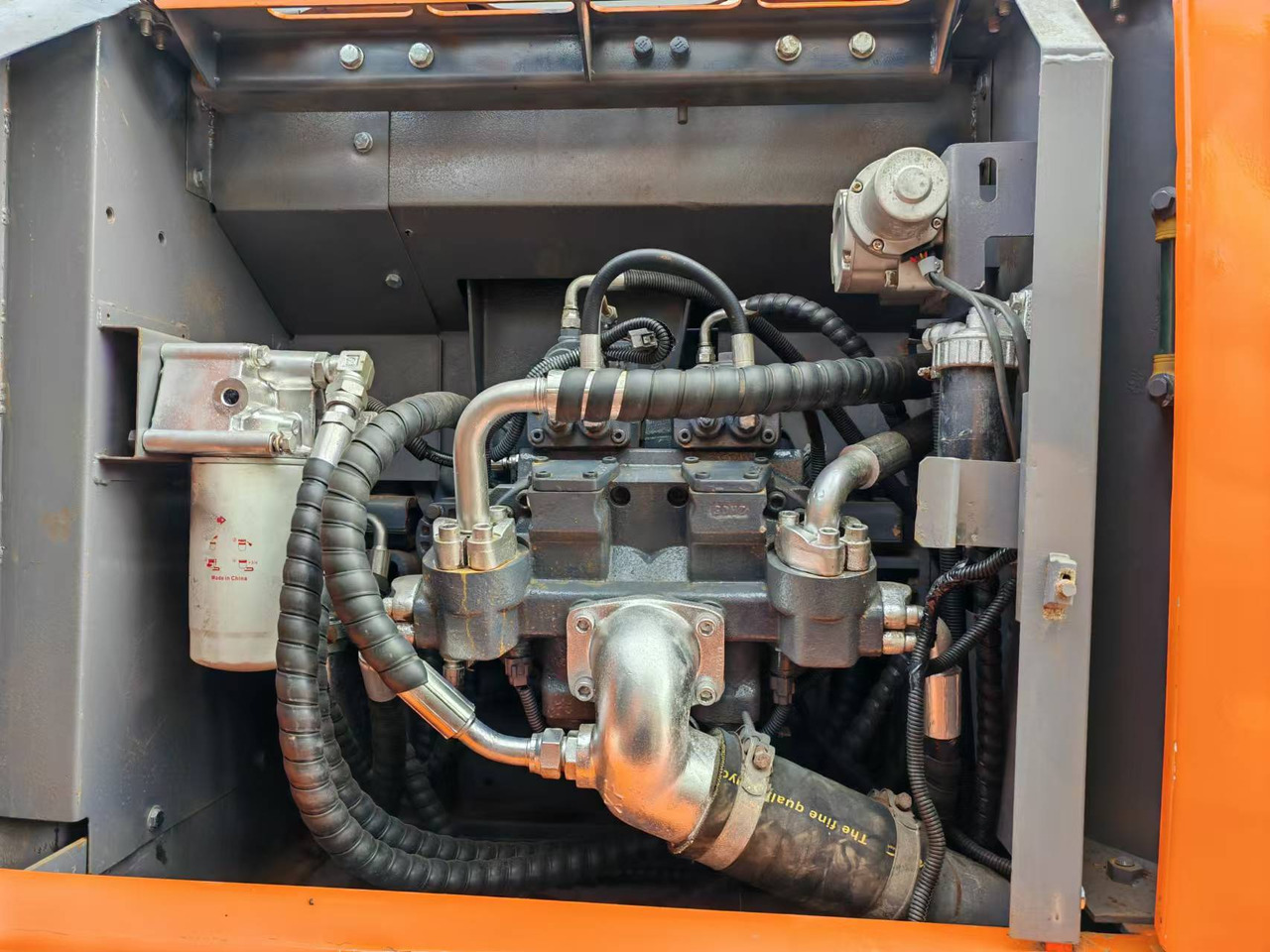 HITACHI ZX200 - Rupsgraafmachine: afbeelding 5 HITACHI ZX200 - Rupsgraafmachine: afbeelding 5