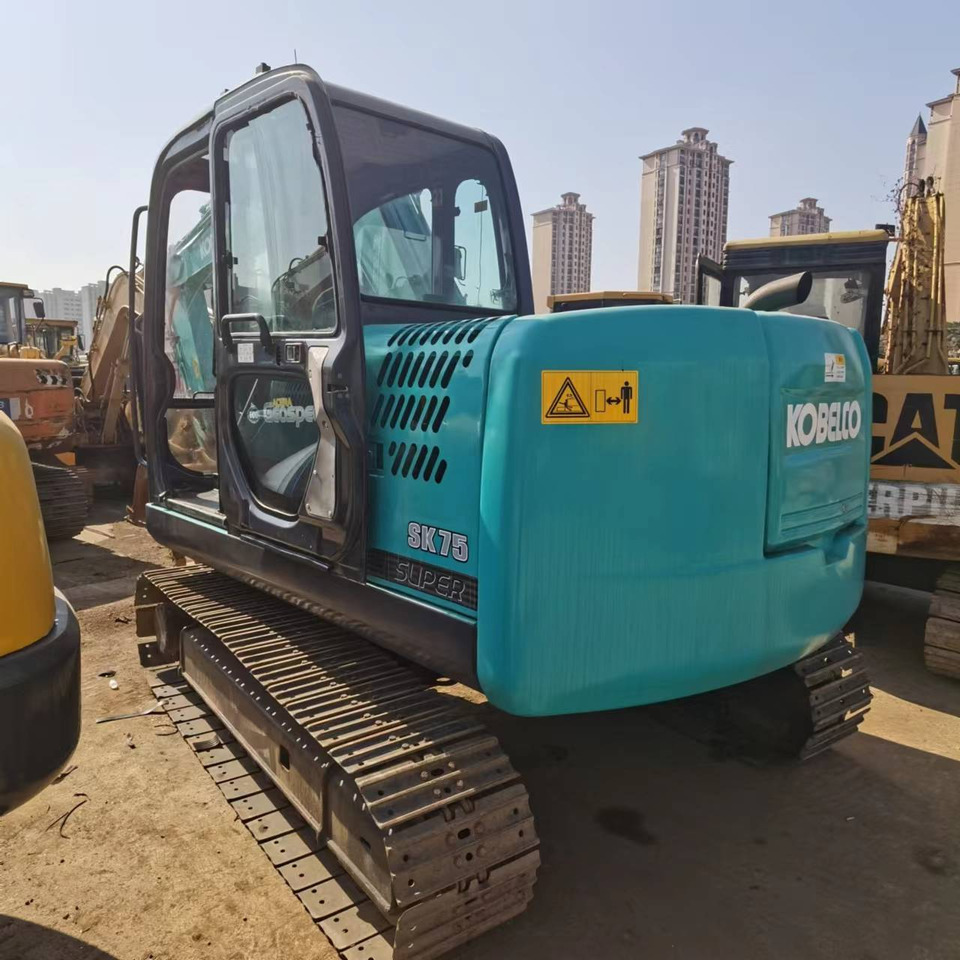 KOBELCO SK75 - Minigraafmachine: afbeelding 5 KOBELCO SK75 - Minigraafmachine: afbeelding 5