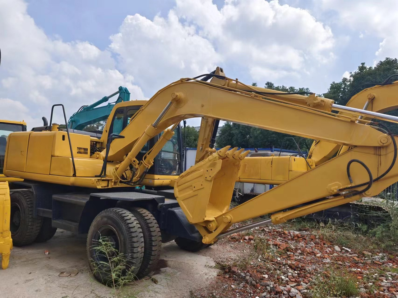 Mobiele graafmachine KOMATSU PC130: afbeelding 9