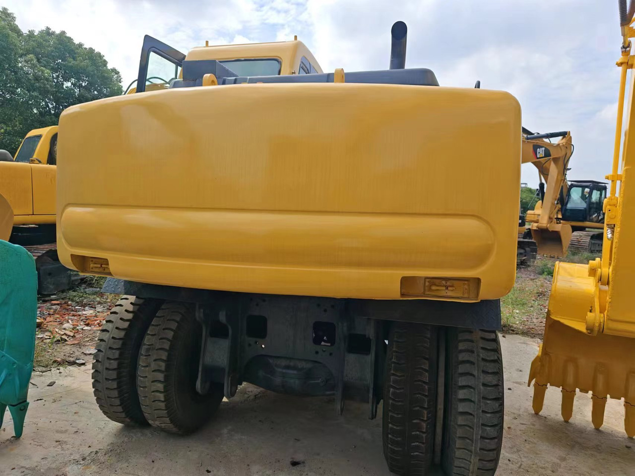 Mobiele graafmachine KOMATSU PC130: afbeelding 6