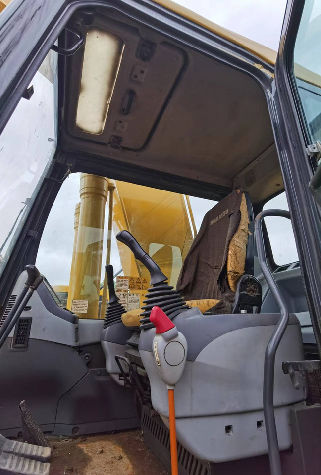 KOMATSU PC300-7 - Rupsgraafmachine: afbeelding 4 KOMATSU PC300-7 - Rupsgraafmachine: afbeelding 4