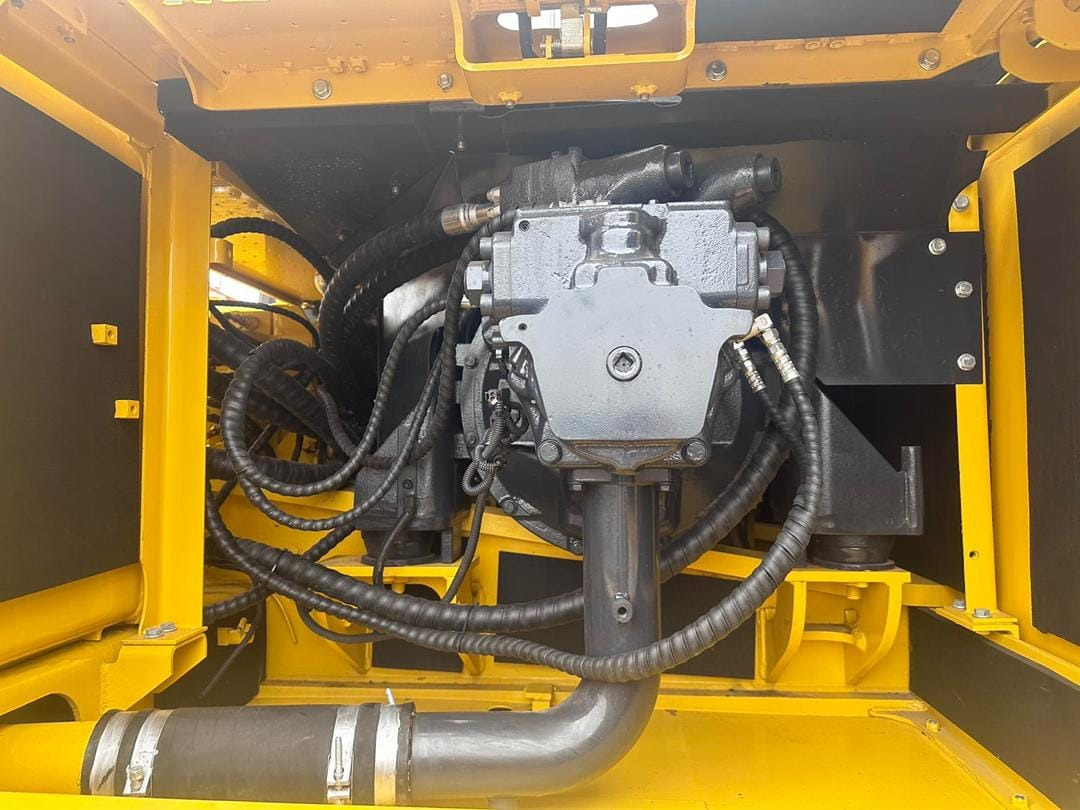 KOMATSU PC300-8 - Rupsgraafmachine: afbeelding 4 KOMATSU PC300-8 - Rupsgraafmachine: afbeelding 4