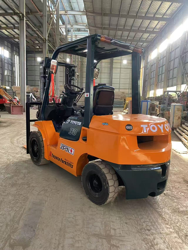 TOYOTA FD30 - Diesel heftruck: afbeelding 2 TOYOTA FD30 - Diesel heftruck: afbeelding 2