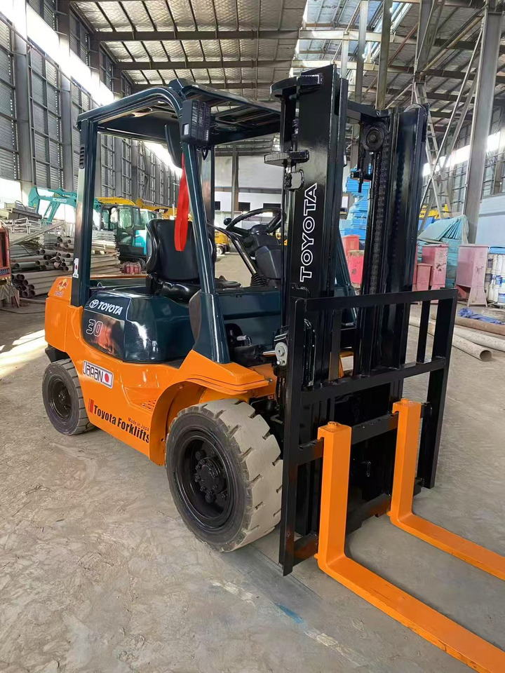 TOYOTA FD30 - Diesel heftruck: afbeelding 3 TOYOTA FD30 - Diesel heftruck: afbeelding 3