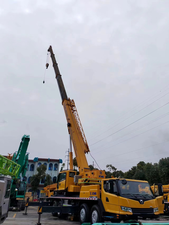 XCMG QY75KC QY75K truck crane 75tons - Mobiele kraan: afbeelding 4 XCMG QY75KC QY75K truck crane 75tons - Mobiele kraan: afbeelding 4