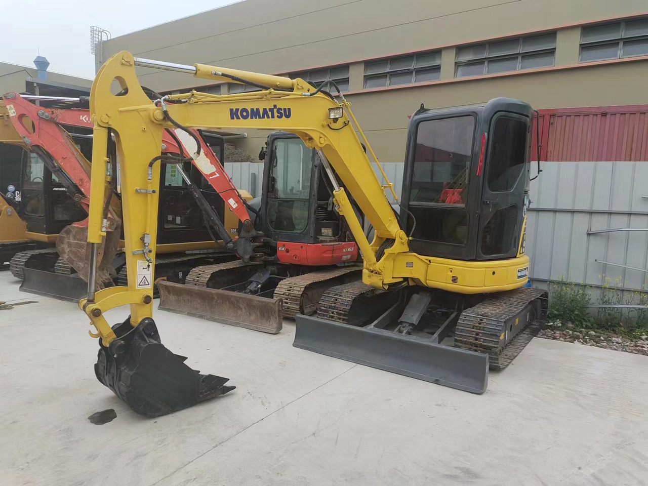 Komatsu pc40 - Minigraafmachine: afbeelding 1 Komatsu pc40 - Minigraafmachine: afbeelding 1
