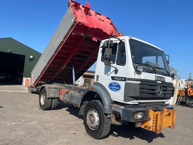 Mercedes-Benz SK 1824 TIPPER 4x4 - Kipper vrachtwagen: afbeelding 1 Mercedes-Benz SK 1824 TIPPER 4x4 - Kipper vrachtwagen: afbeelding 1