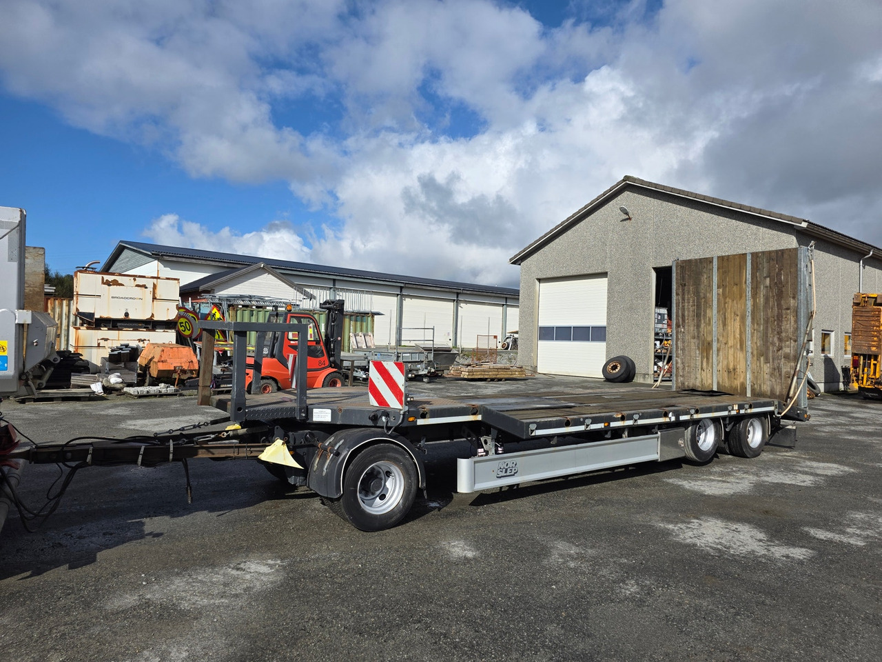 Fliegl Maskinhenger - Dieplader aanhangwagen: afbeelding 1 Fliegl Maskinhenger - Dieplader aanhangwagen: afbeelding 1