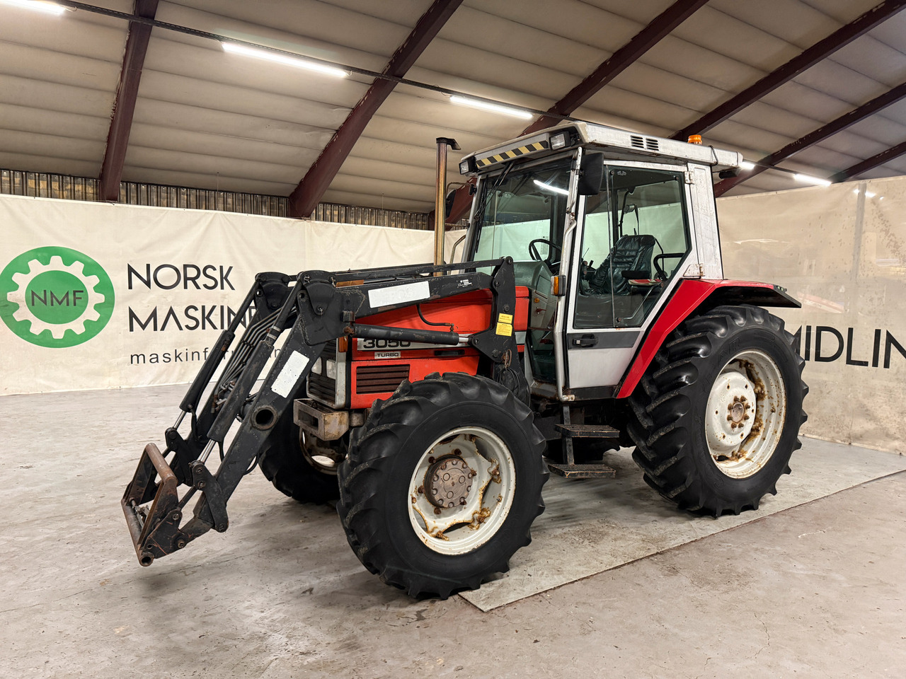Massey Ferguson 3050 - Tractor: afbeelding 1 Massey Ferguson 3050 - Tractor: afbeelding 1